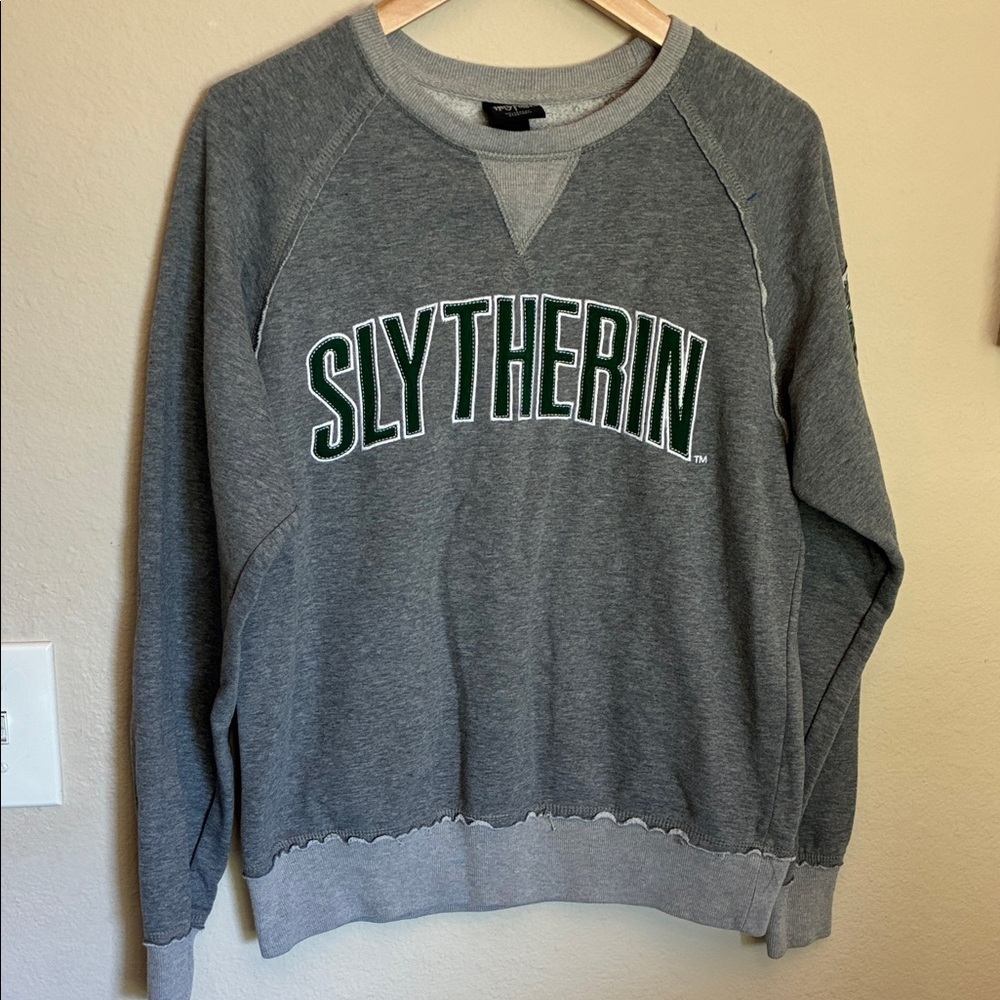 Universal Studios Wizarding World Harry Potter Slytherin Sweatshirt Size M